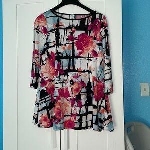 Floral pattern tunic top